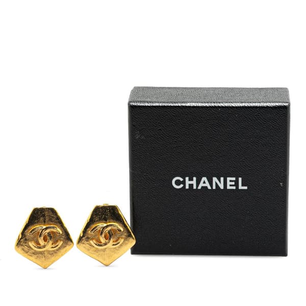 Pre-owned Chanel Gold Plated CC Pentagon Clip On Earrings Gold
