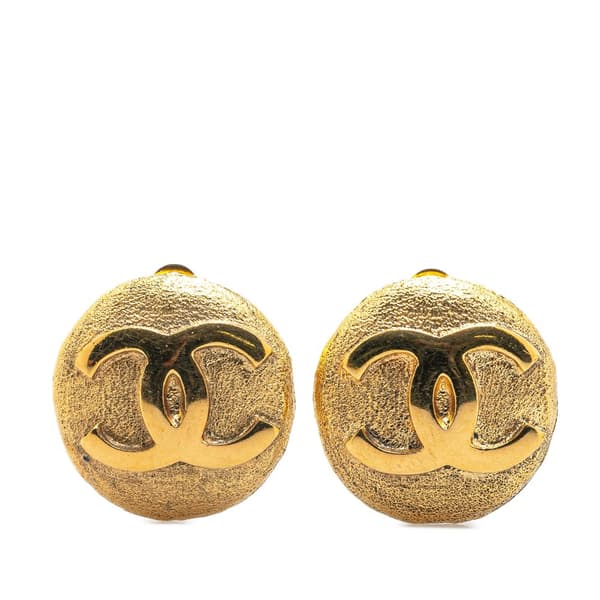 Pre-owned Chanel Gold Plated CC Round Clip On Earrings Gold