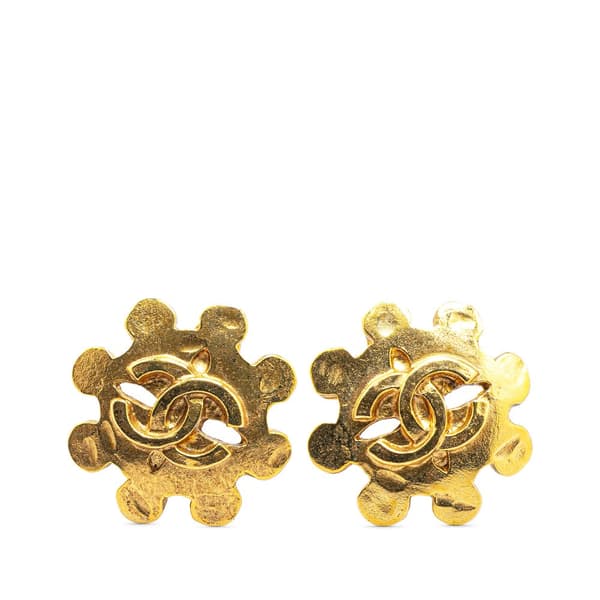 Pre-owned Chanel Gold Plated CC Flower Clip On Earrings Gold