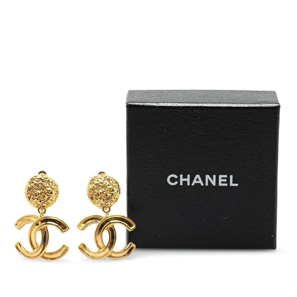 Pre-owned Chanel Gold Plated CC Drop Clip On Earrings Gold