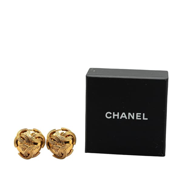 Pre-owned Chanel Gold Plated Triple CC Round Clip On Earrings Gold