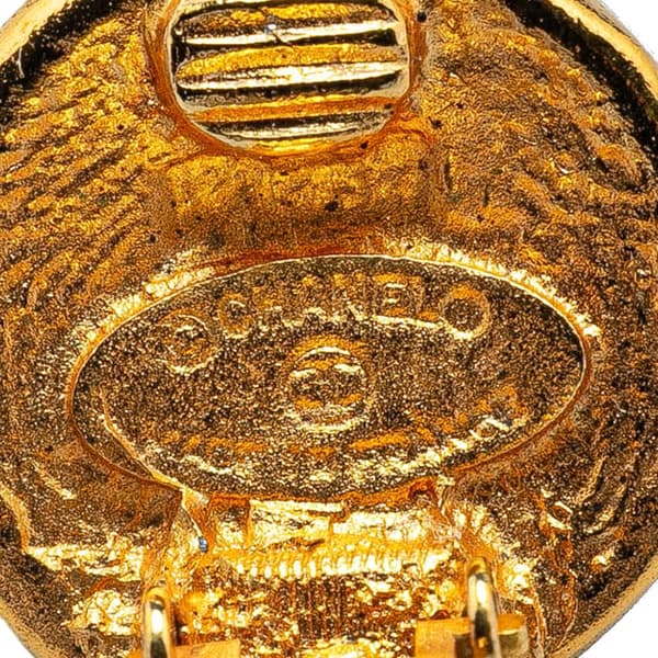 Pre-owned Chanel Gold Plated Rue Cambon Round Clip on Earrings Gold