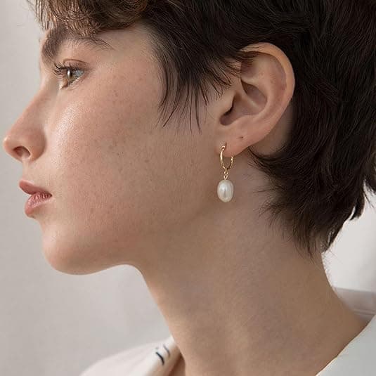 Små bågepärlörhängen, naturliga sötvattenpärlörhängen 18k guldpläterade Crystal Drop Dangle örhängen för kvinnor