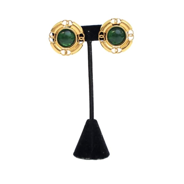 Pre-owned Chanel Gold Plated Gripoix Round Clip On Earrings Gold