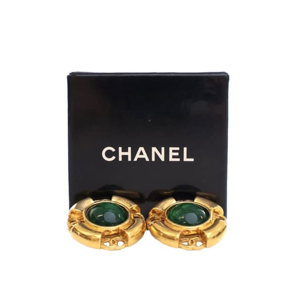 Pre-owned Chanel Gold Plated Gripoix Round Clip On Earrings Gold