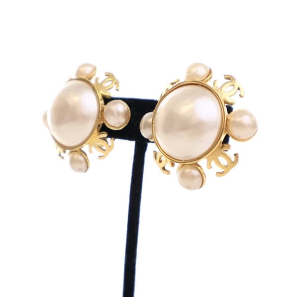Pre-owned Chanel Gold Plated Faux Pearl Clip On Earrings Gold