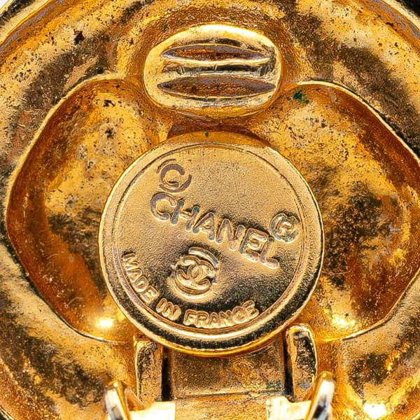 Pre-owned Chanel Gold Plated Rhinestones Round Clip on Earrings Gold