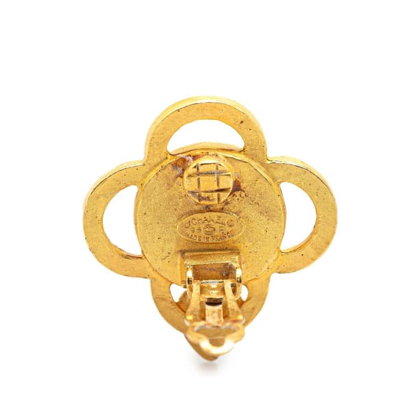 Pre-owned Chanel Gold Plated Gripoix Clover Clip On Earrings Gold