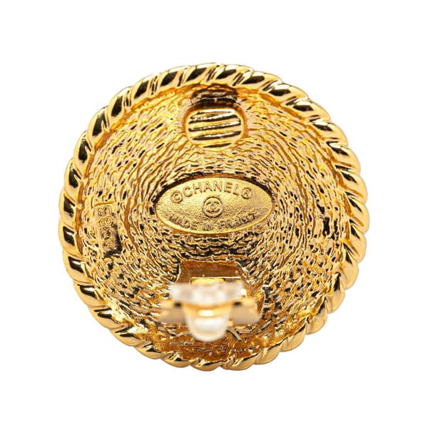 Pre-owned Chanel Gold Plated CC Round Clip On Earrings Gold