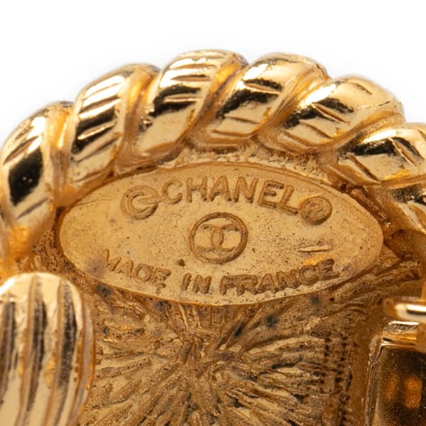 Pre-owned Chanel Gold Plated CC Round Clip on Earrings Gold