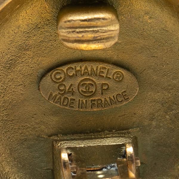 Pre-owned Chanel Gold Plated CC Round Clip On Earrings Gold