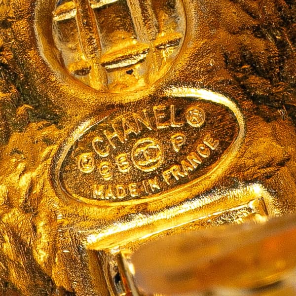 Pre-owned Chanel Gold Plated CC Clip On Earrings Gold