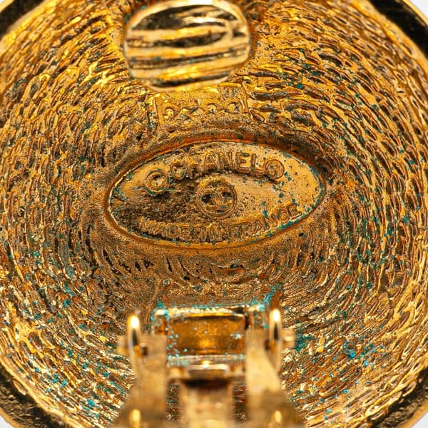 Pre-owned Chanel Gold Plated CC Quilted Clip on Earrings Gold