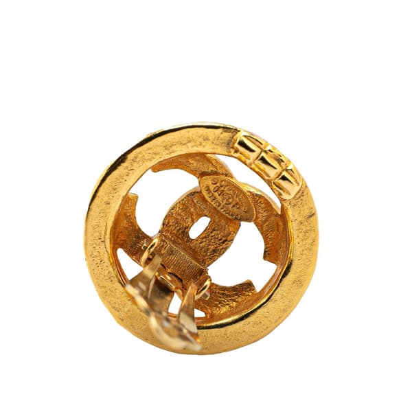 Pre-owned Chanel Gold Plated CC Round Clip on Earrings Gold
