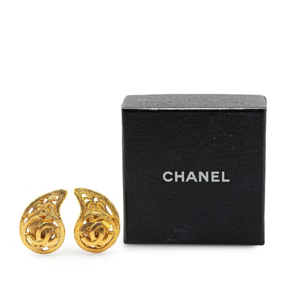 Pre-owned Chanel Gold Plated CC Paisley Clip On Earrings Gold