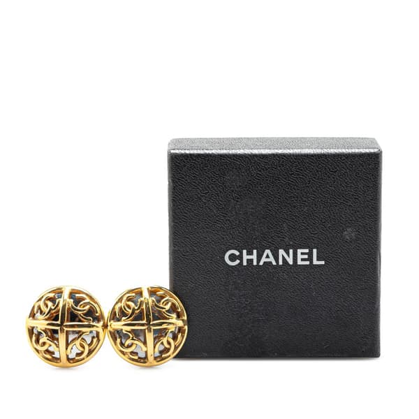 Pre-owned Chanel Gold Plated Faux Pearl CC Round Clip On Earrings Gold