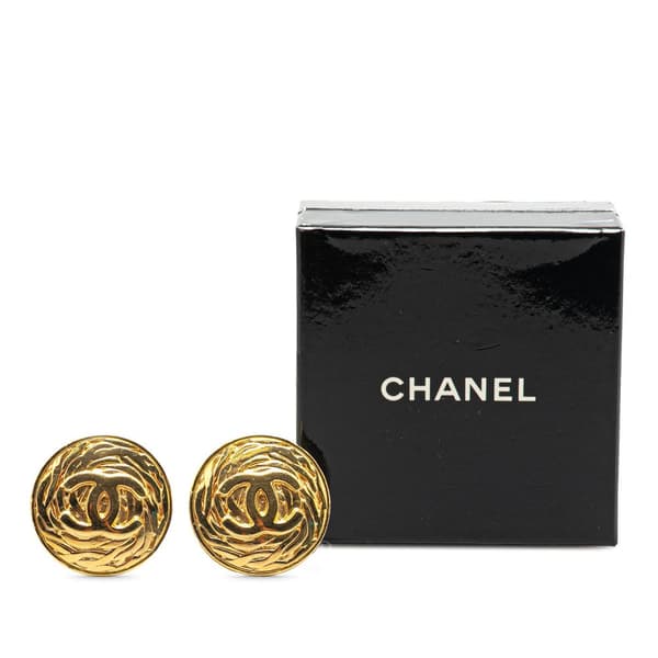 Pre-owned Chanel Gold Plated CC Round Clip on Earrings Gold