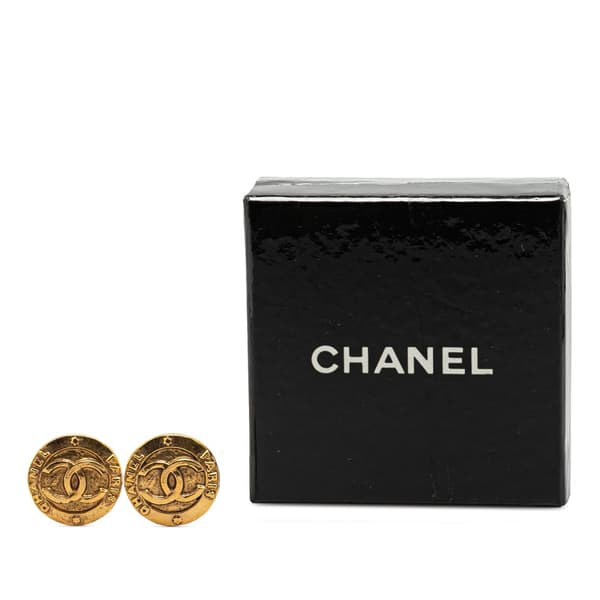 Pre-owned Chanel Gold Plated CC Round Clip on Earrings Gold