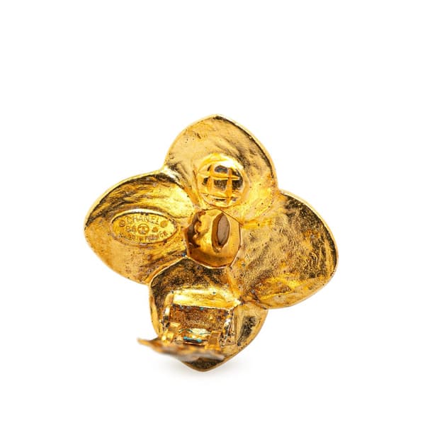 Pre-owned Chanel Gold Plated CC Clover Clip On Earrings Gold
