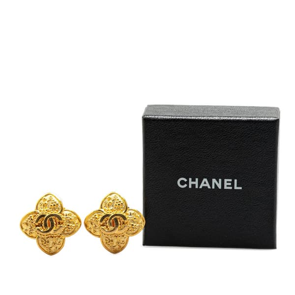 Pre-owned Chanel Gold Plated CC Clover Clip On Earrings Gold