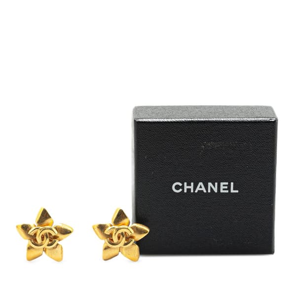 Pre-owned Chanel Gold Plated CC Flower Clip On Earrings Gold