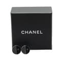 Miniatyrbild 4 av 4: Pre-owned Chanel Silver and Resin CC Button Push Back Earrings Silver