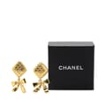 Miniatyrbild 4 av 4: Pre-owned Chanel Drop Bow Clip On Earrings Gold