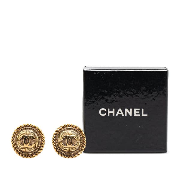 Pre-owned Chanel Gold Plated CC Button Clip on Earrings Gold