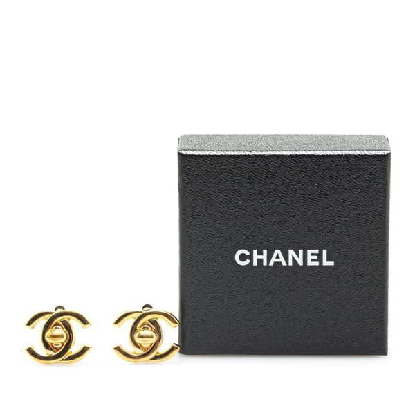 Pre-owned Chanel Gold Plated CC Turnlock Clip On Earrings Gold