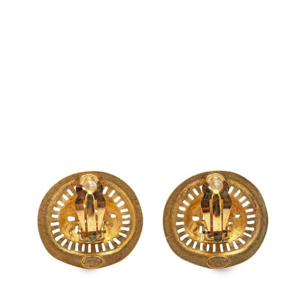 Pre-owned Chanel Gold Plated Logo Cutout Clip On Earrings Gold