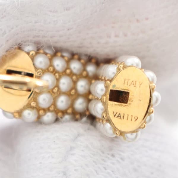 Pre-owned Louis Vuitton Gold Plated Brass and Pearls Essential V Hoop Earrings Gold