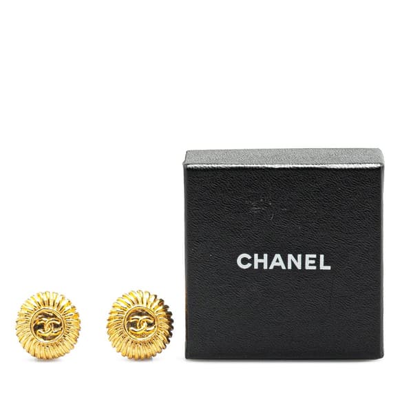 Pre-owned Chanel Gold Plated CC Round Clip On Earrings Gold
