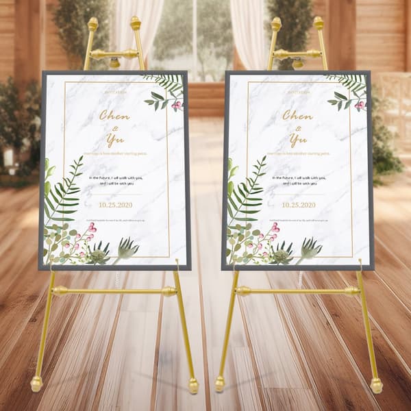 Elegant bröllopsstaffli, hållbar järnram, justerbara krokar, stabil triangulär design.