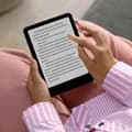 Miniatyrbild 3 av 3: Amazon Kindle Paperwhite 2024 16GB, Rosa (med reklam)
