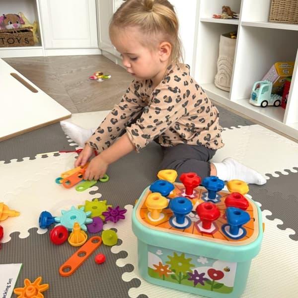 Montessori 12-i-1 Motorbygglåda Lumarko!