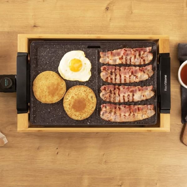 Cecotec Electric griddle, 2000 W, with bamboo structure, adjustable thermostat and non-stick plate with mixed cooking surface, grill and griddle, Roc