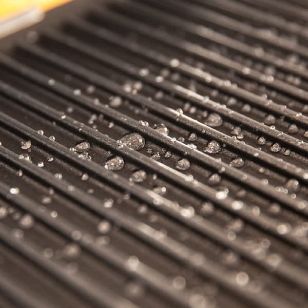 Cecotec 2000-W electric grill with separate temperature controls, one for each plate, removable non-stick plates coated with cast aluminium, 180º ope