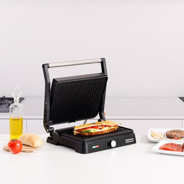 Taurus Bistro Essential 2600W liha- ja hampurilaisgrilli