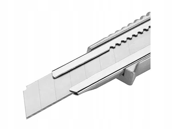 TAPETSKNIV METAL SNAP-OFF BLAD