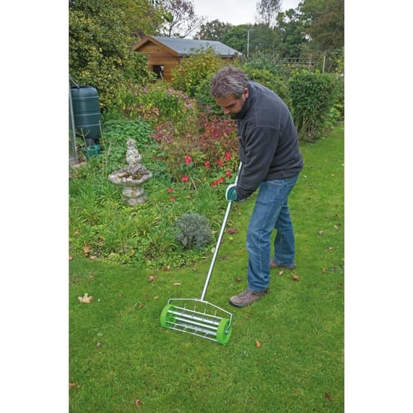 Draper Tools Rullende plenlufter med pigget trommel 450 mm grønn