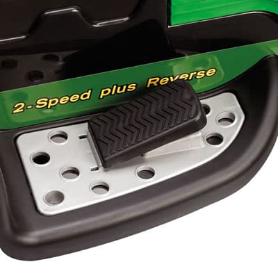 John Deere Ground Loader EL Traktor med skopa 12V