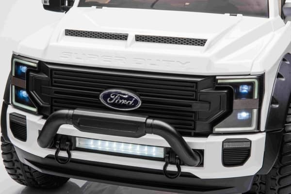 Ford Super Duty Truck m/24V14AH + 4xMotor + Gummihjul + Mjukt skumsäte Vit
