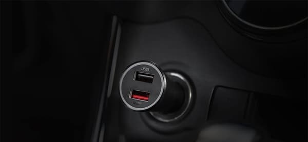 Mi 37W Billaddare svart 2 - Port