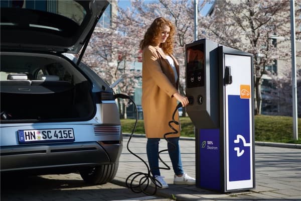 HELIX® latauskaapeli Tyyppi 2, enintään 22 kW, m, musta