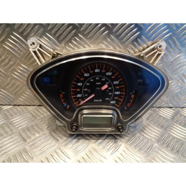 hastighetsmätare instrumentbräda skoter honda fes 125 pantheon 4 takt jf12a 2003 - 2007- USED