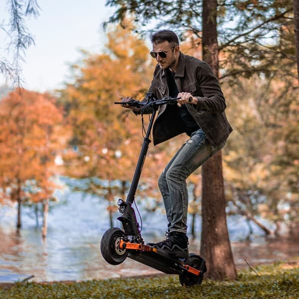 JOYOR S5-Z elskoter, 600W motor, 13AH batteri, 10 tums luftdäck, blinkers.