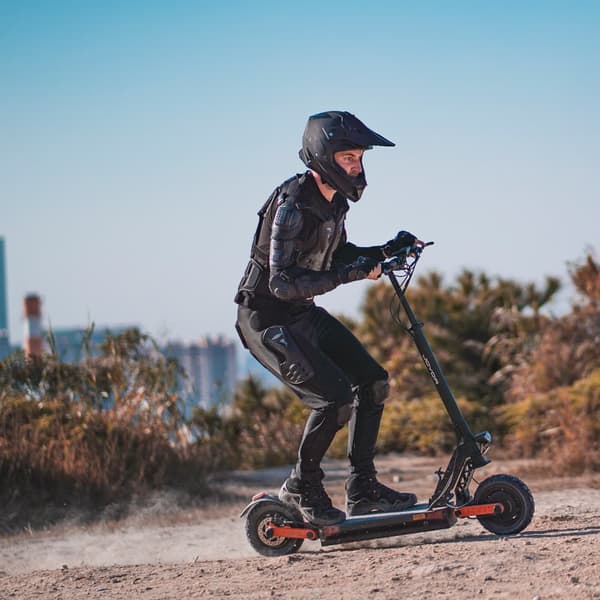 JOYOR S5-Z elskoter, 600W motor, 13AH batteri, 10 tums luftdäck, blinkers.