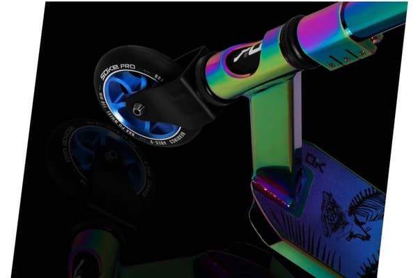 SOKE PRO street neochrome stuntscooter