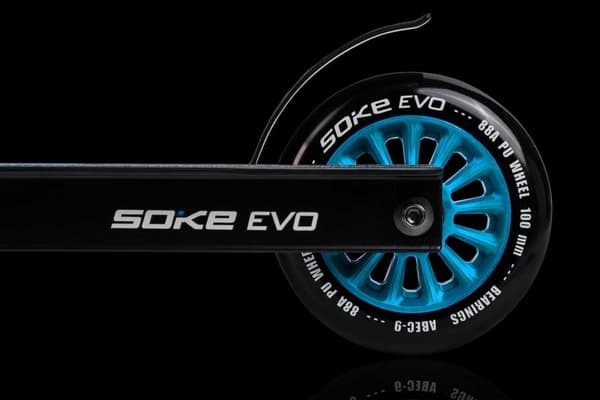 SOKE EVO blå rød scooter