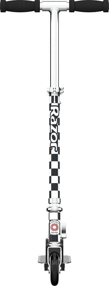 Razor Model A -lastenskootteri uloskirjautuneena